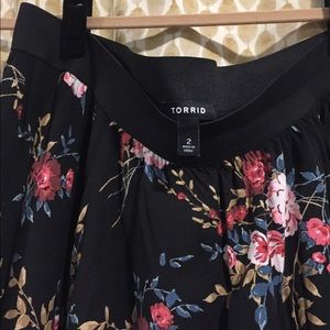 Torrid Floral Challis Midi Skirt - Sz 2 (18/20)